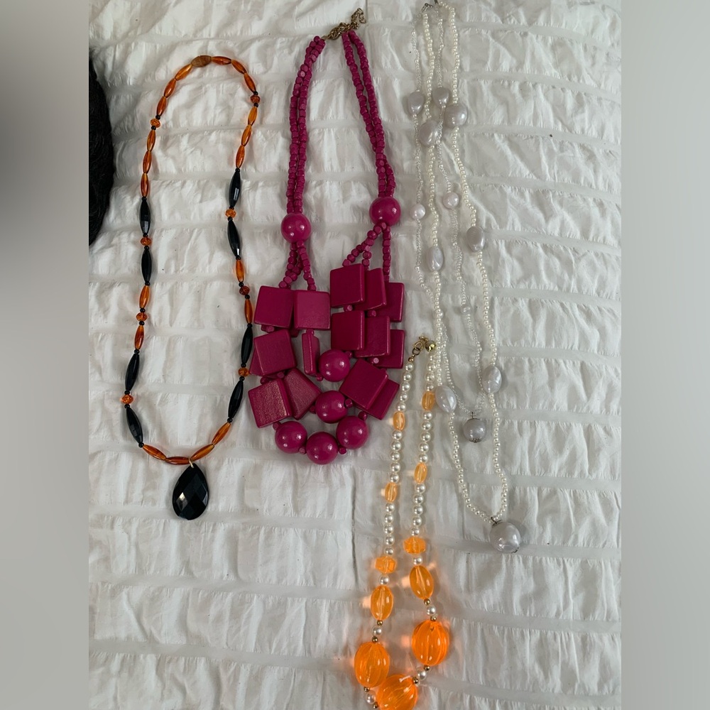Unique Multi-Color Necklace Set - Picture 3 of 16